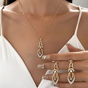 Gold cz necklace set